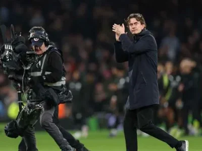 Thomas Frank phản pháo cực gắt khi bị CĐV Tottenham ‘dội bom’ tên Pochettino