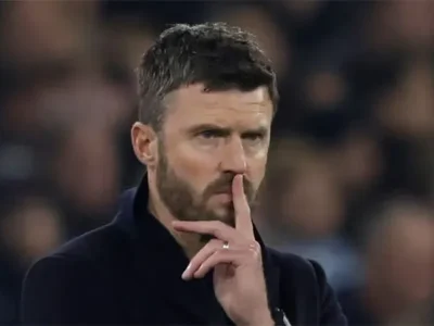 MU Thoát Hiểm Nhờ ‘Fergie Time’, Carrick Bị Bắt Bài Thảm Hại Trước West Ham