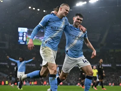 Man City ‘rình rập’ sát nút, Arsenal đứng ngồi không yên trên đỉnh BXH Ngoại hạng Anh