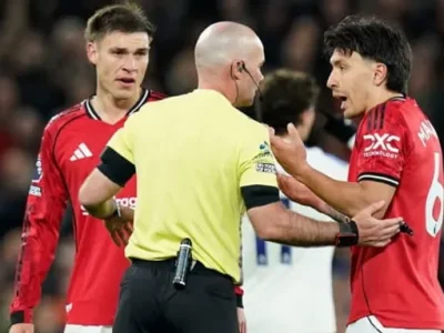 MU 1-2 Leeds: Quỷ đỏ chấn thương Old Trafford, giấc mơ Champions League lung lay