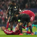 Sốc: Hugo Ekitike gặp chấn thương nghiêm trọng, Liverpool mất 'vũ khí' tối thượng trước PSG 1