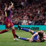 Barca đứt gánh Champions League: Hai thẻ đỏ 'chết người' đẩy Barca vào thảm kịch 1