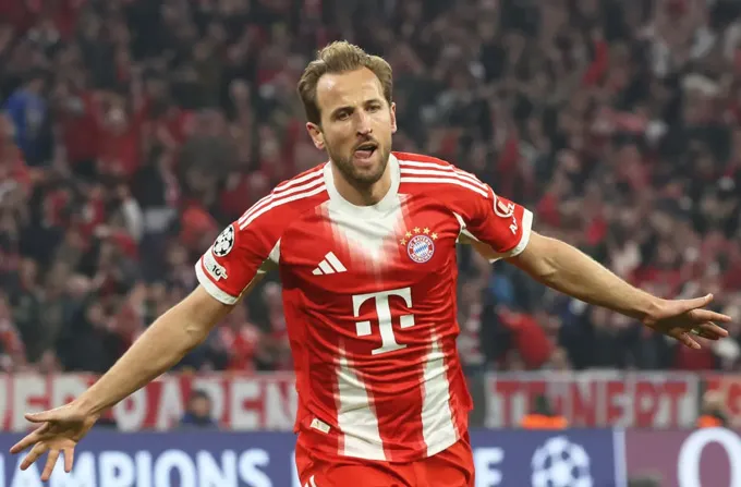 Harry Kane ghi bàn cho Bayern Munich